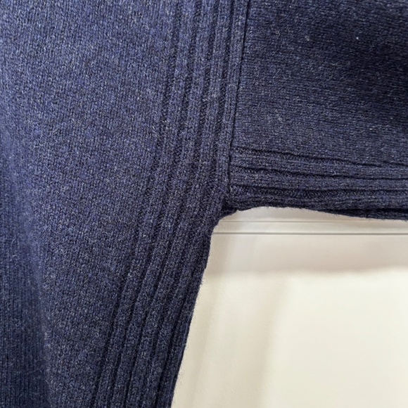 Country Classics navy blue 100% lambswool crew neck split hem sweater size L - Picture 7 of 16